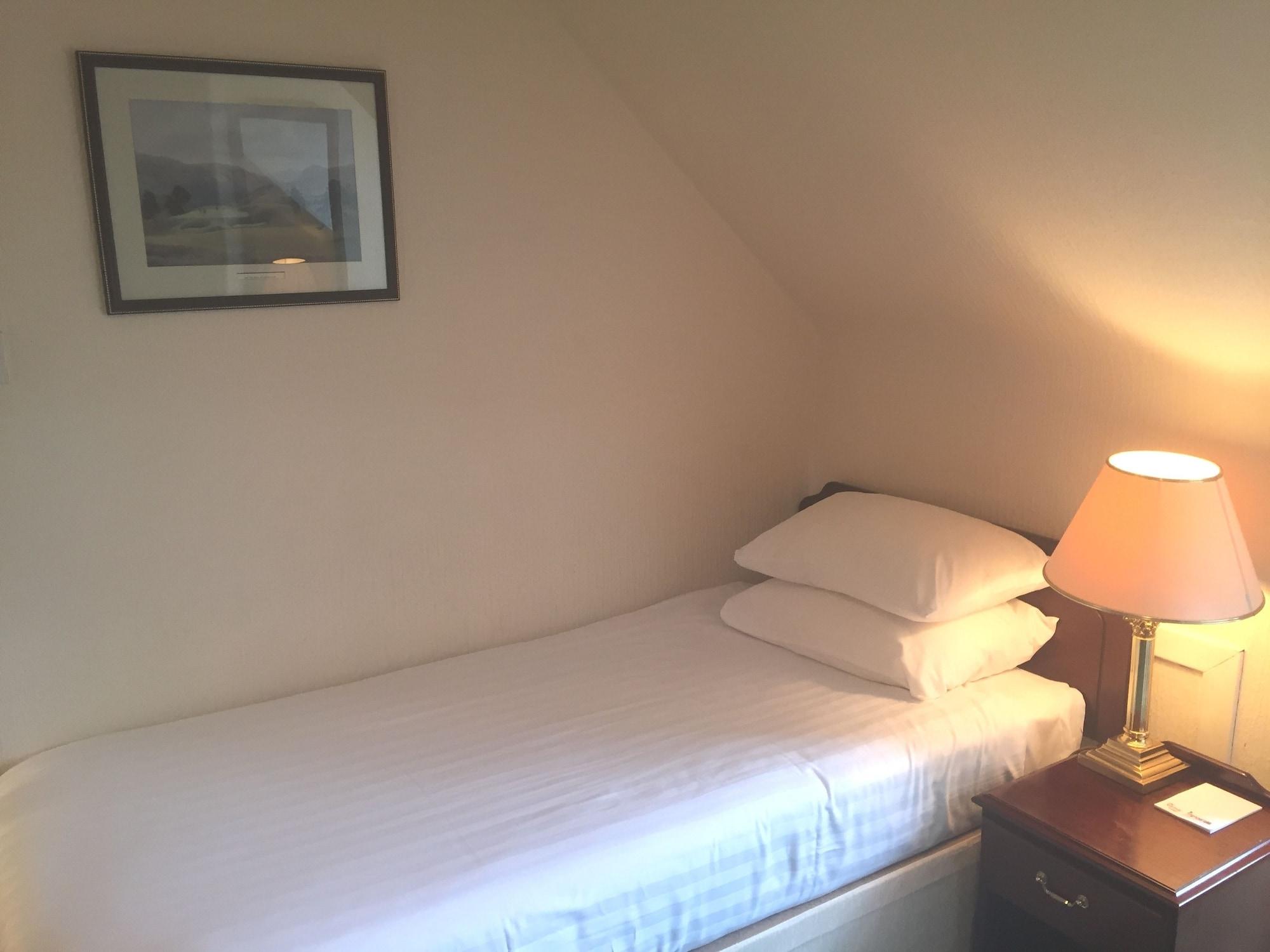 Nethybridge Hotel Nethy Bridge Bagian luar foto