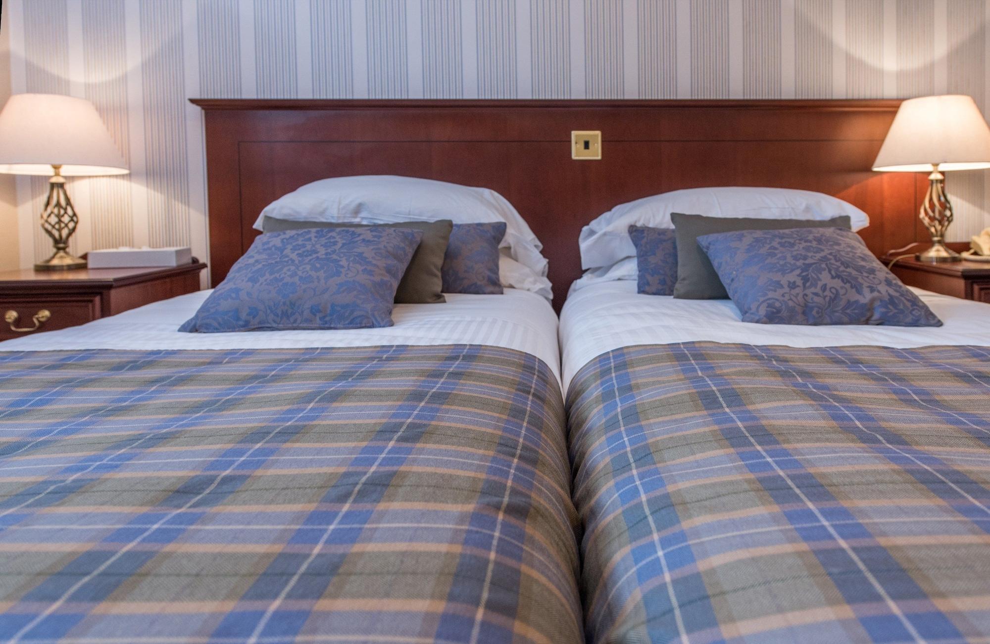Nethybridge Hotel Nethy Bridge Bagian luar foto
