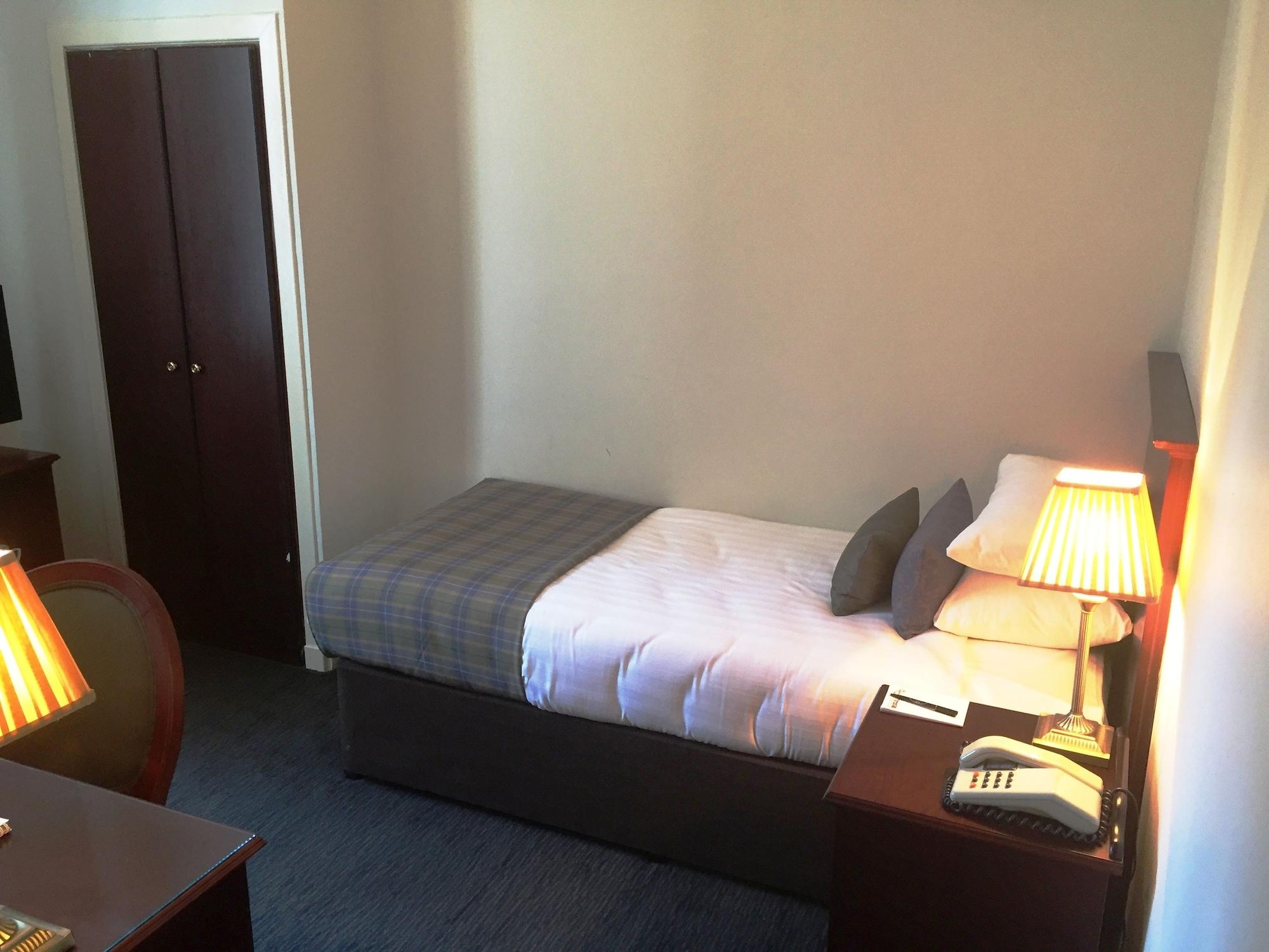 Nethybridge Hotel Nethy Bridge Bagian luar foto