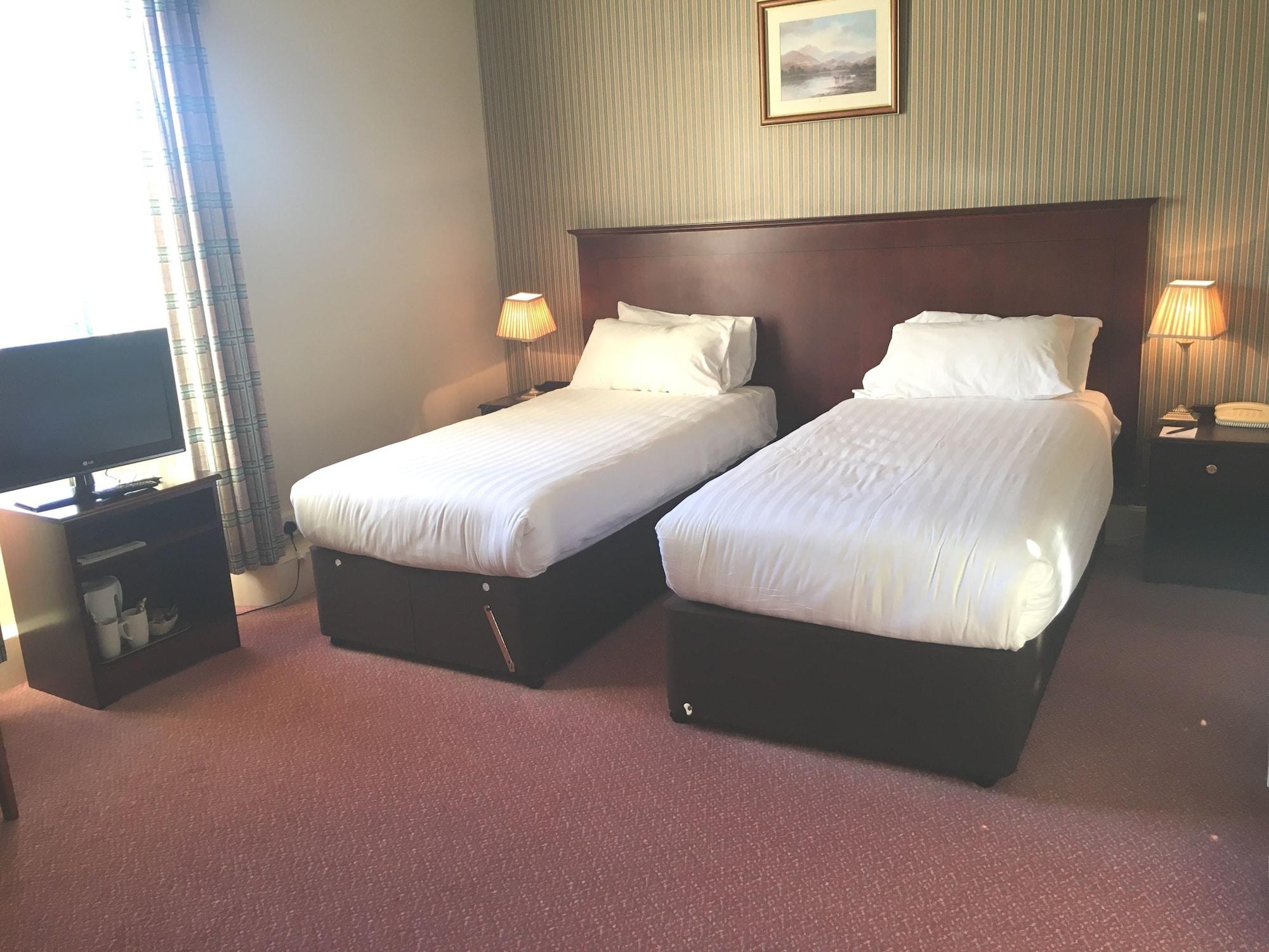 Nethybridge Hotel Nethy Bridge Bagian luar foto